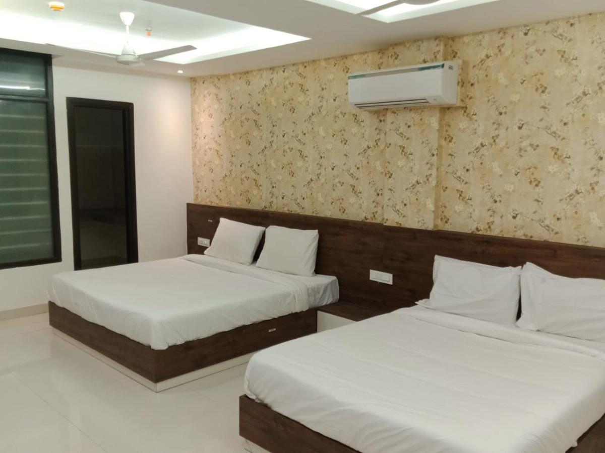 Hotel Golden Leaf Mohali Dış mekan fotoğraf